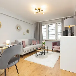 Center Near The Vistula By Renters Apartament